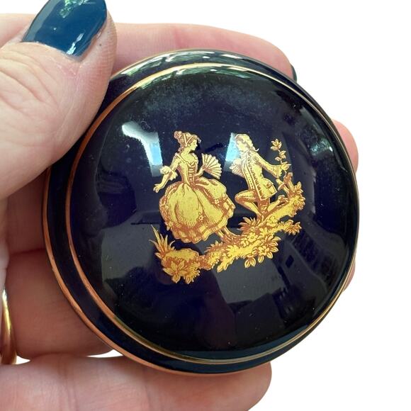 Vintage Limoges France porcelain trinket box cobalt blue & romantic gold design - Picture 8 of 8